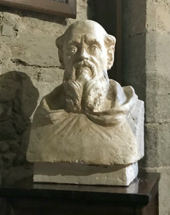 Abbazia Florense. Busto di Gioacchino da Fiore creato da Francesco Jerace